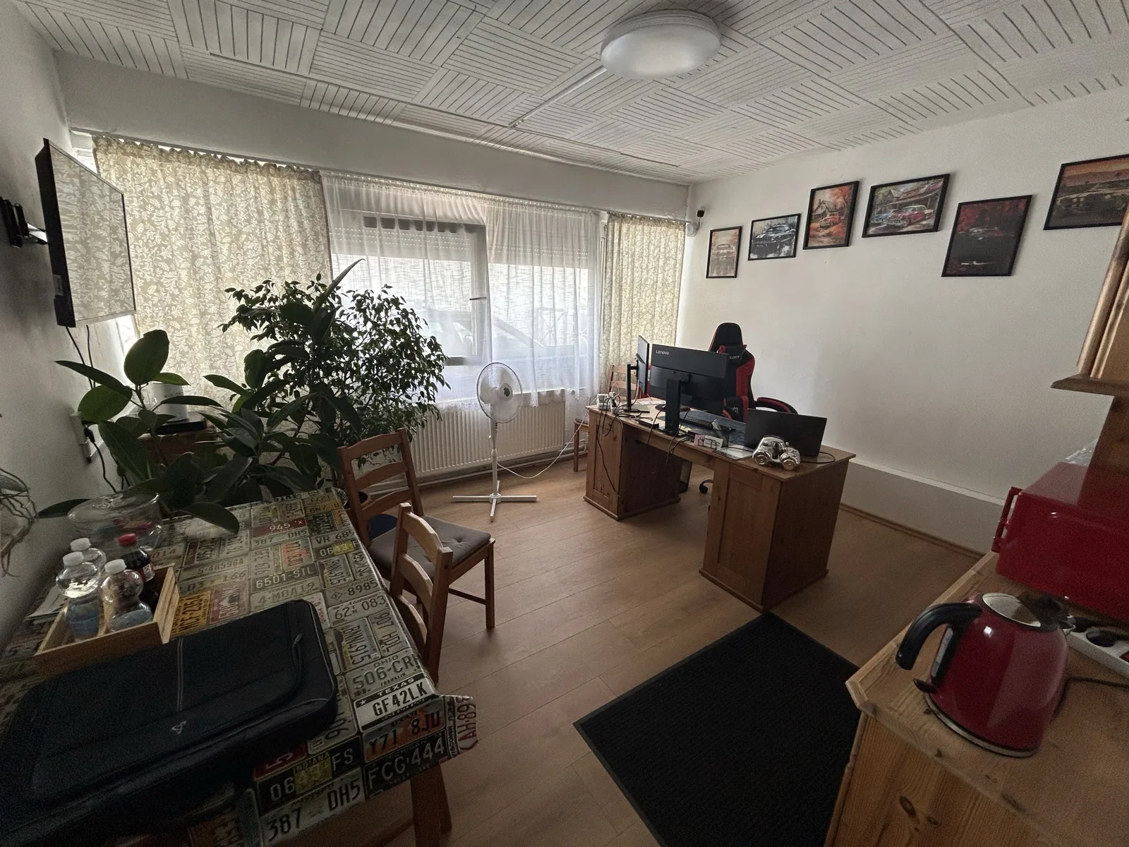 Rendezett ügyfél- és munkatér a szervizben